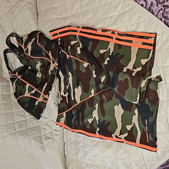 Adidas Ivy Park Camouflage Sports Set - Picture 4 of 6